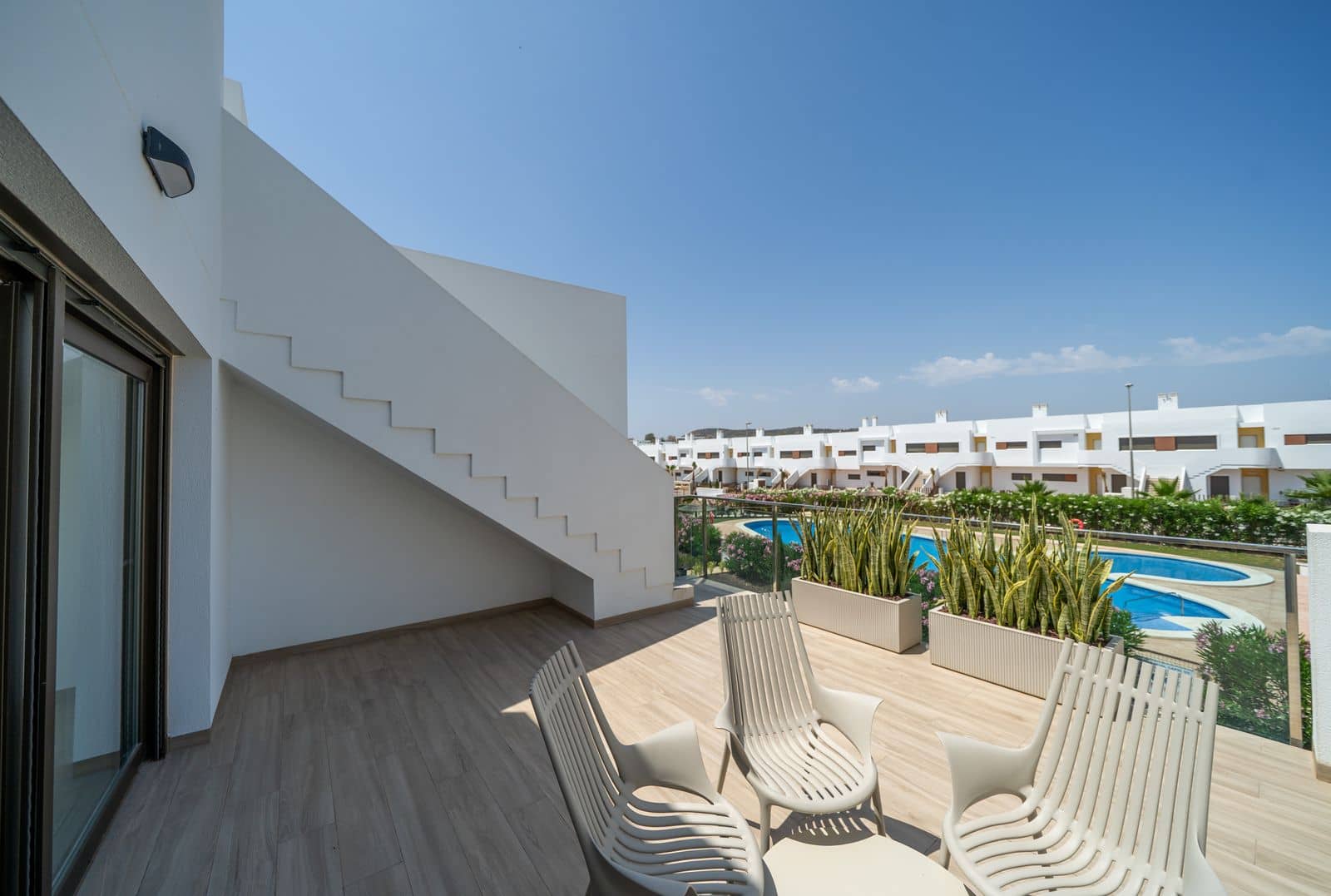 Capri 8 view 20
